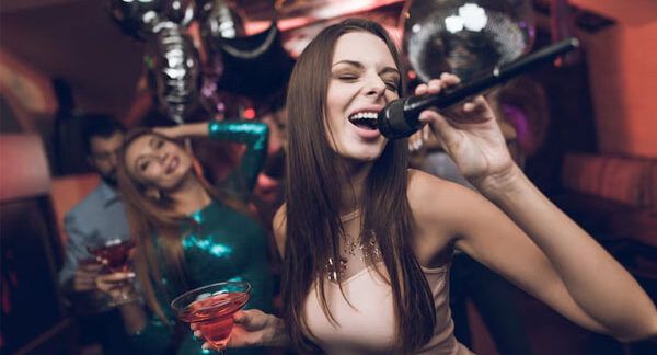 I 10 migliori karaoke bar di Milano