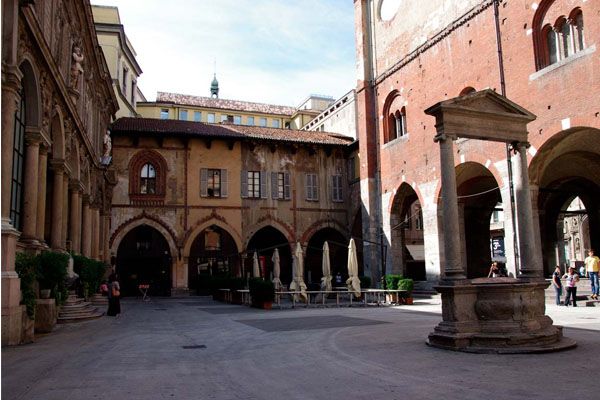 Piazza Mercanti