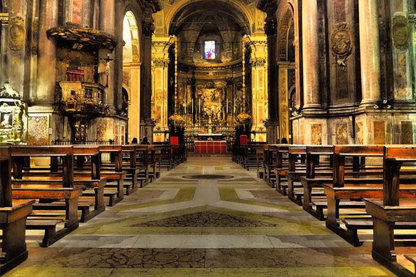 Interno della chiesa di Sant'Alessandro in Zebedia
