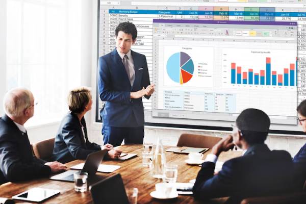 Persone in una riunione di lavoro
